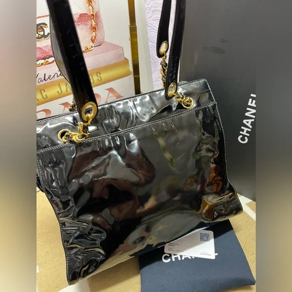 CHANEL Black CC Logo Patent Leather Chain Shoulder Tote Bag-4126843 - Picture 6 of 15
